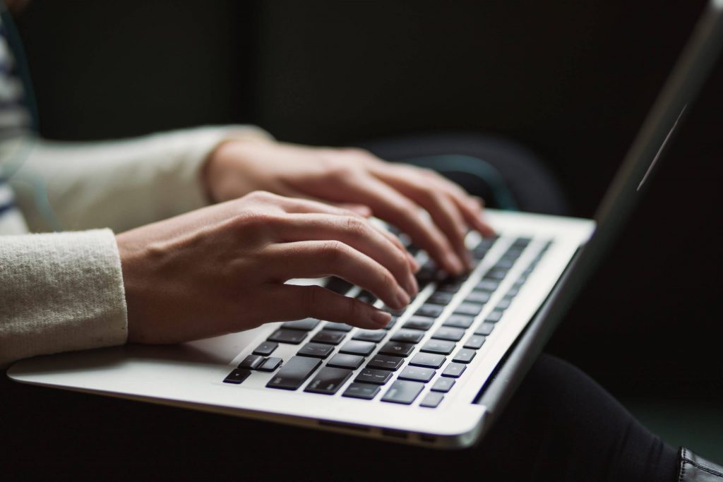 Khai thác lợi ích kinh doanh online: 9 cách tạo nội dung website khác biệt
